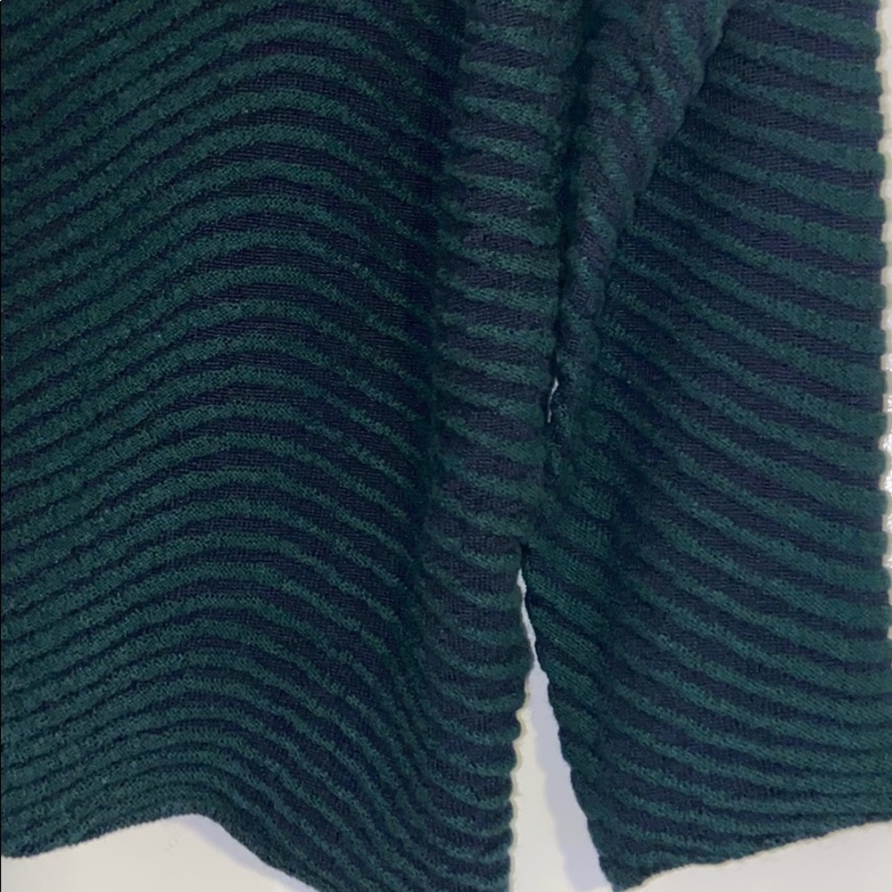 🔥Green Turtle Neck Crop Top🔥 - Picture 3 of 6